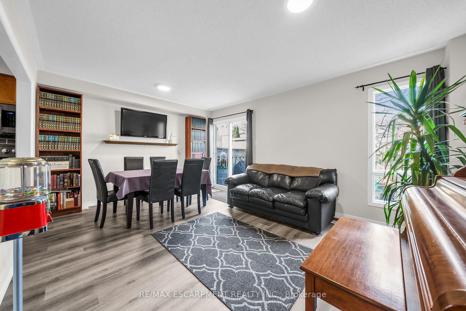 Photo 14 of 5115 Silvercreek Drive, Burlington, Uptown — HOMEH