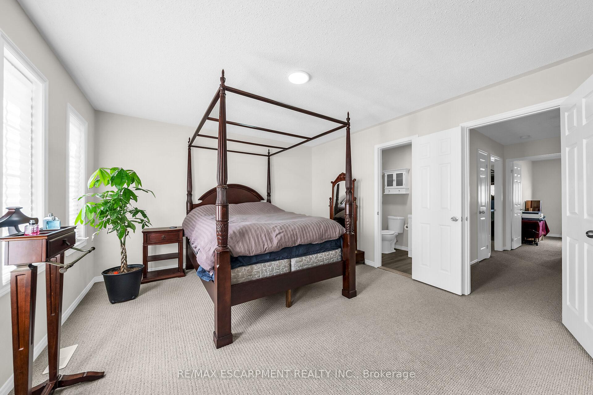 Photo 15 of 5115 Silvercreek Drive, Burlington, Uptown — HOMEH