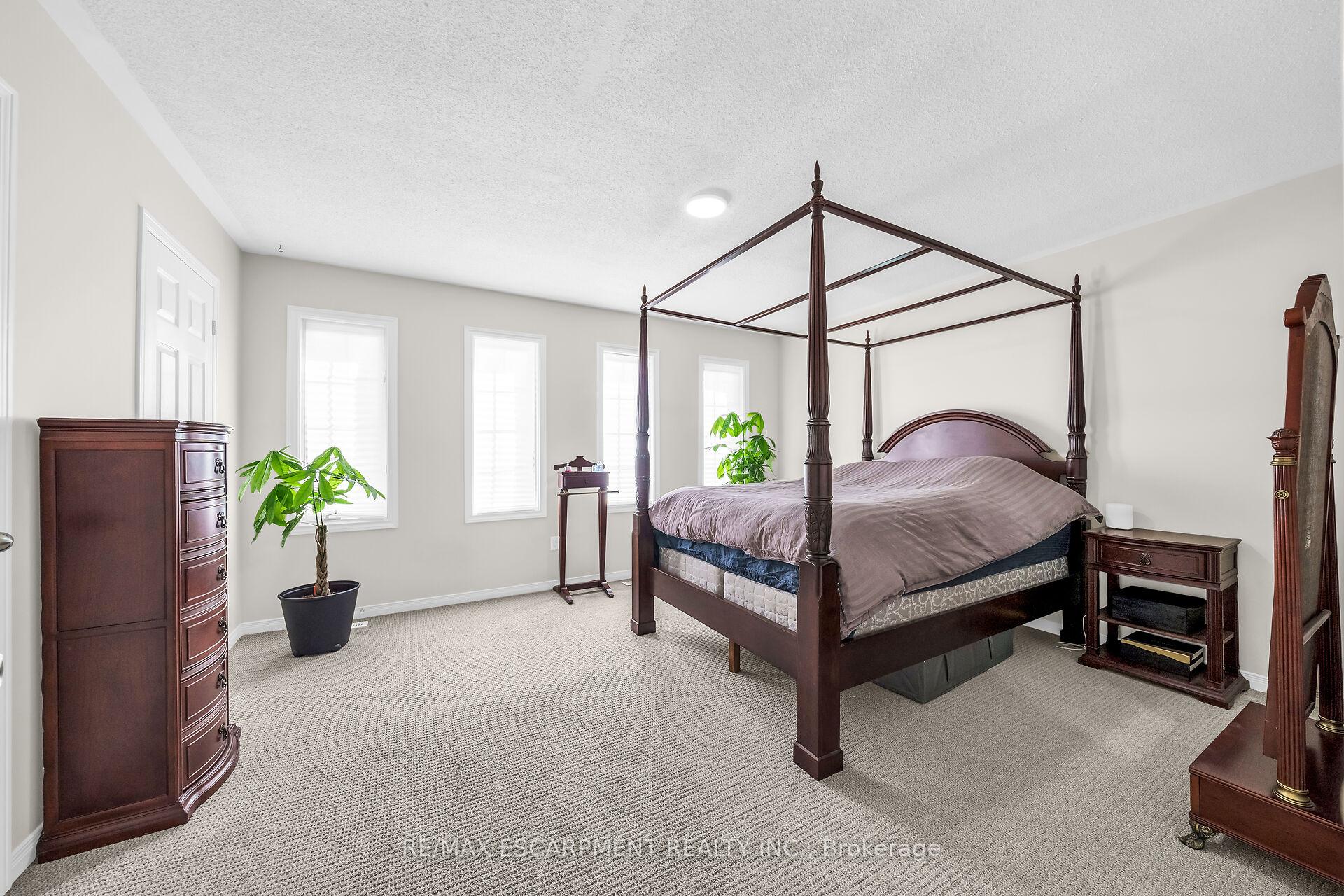 Photo 16 of 5115 Silvercreek Drive, Burlington, Uptown — HOMEH