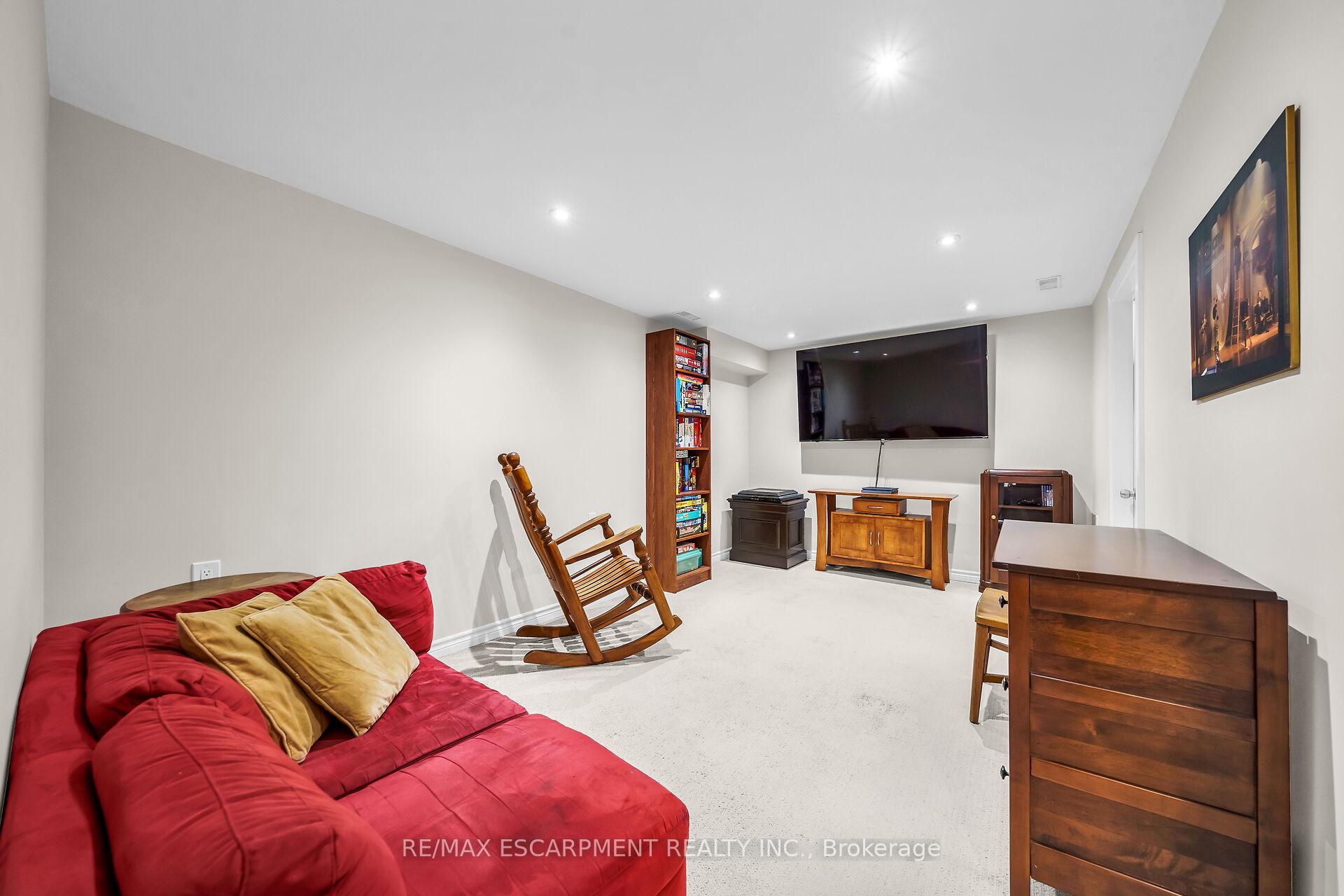 Photo 24 of 5115 Silvercreek Drive, Burlington, Uptown — HOMEH