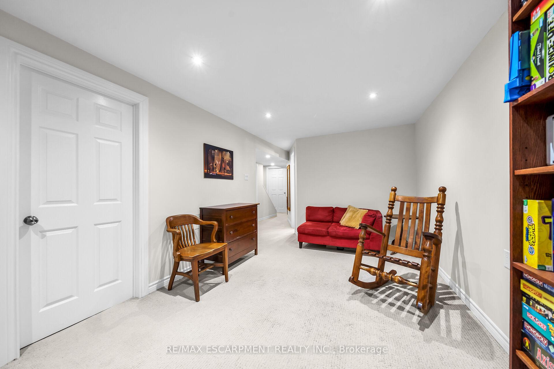 Photo 26 of 5115 Silvercreek Drive, Burlington, Uptown — HOMEH