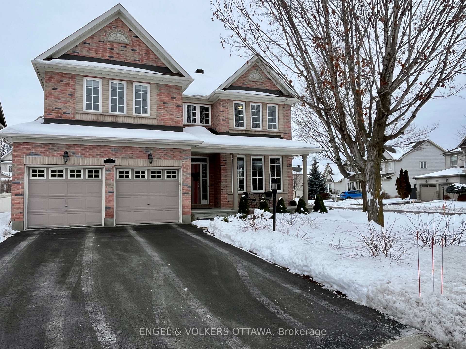 Front of 2 Knotwood Court