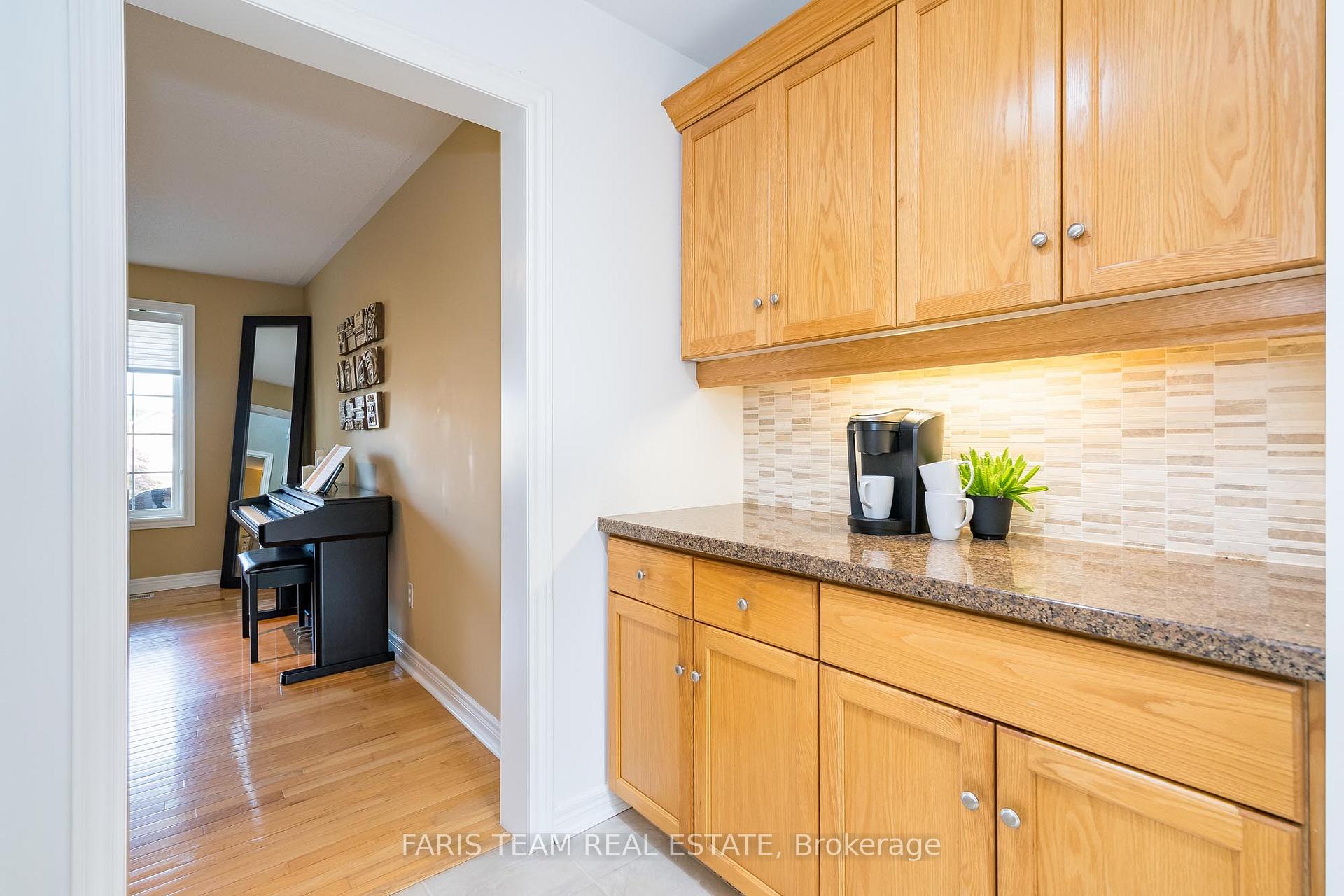 Photo 7 of 15 Fawn Crescent, Barrie, Ardagh — HOMEH