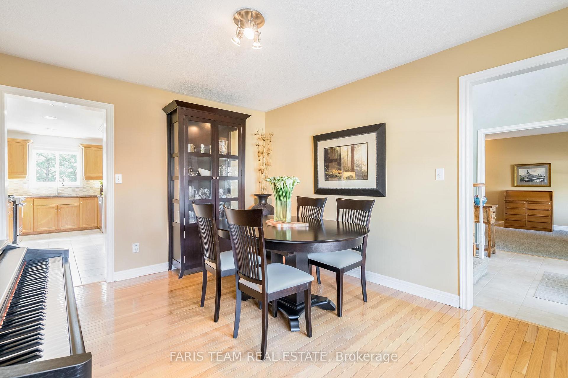 Photo 9 of 15 Fawn Crescent, Barrie, Ardagh — HOMEH