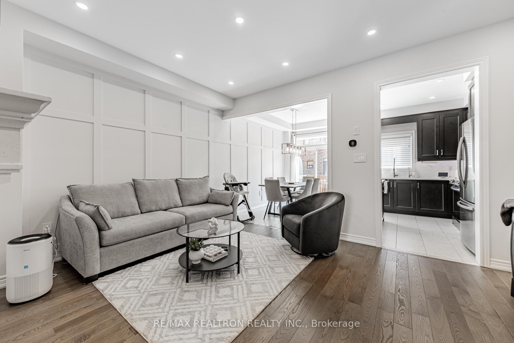 Photo 7 of 17 Sibella Way, Vaughan, Vellore Village — HOMEH
