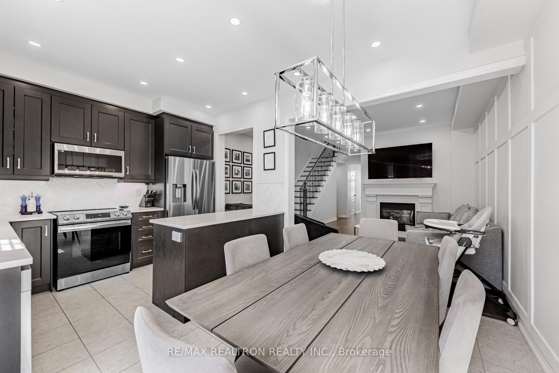 Photo 9 of 17 Sibella Way, Vaughan, Vellore Village — HOMEH