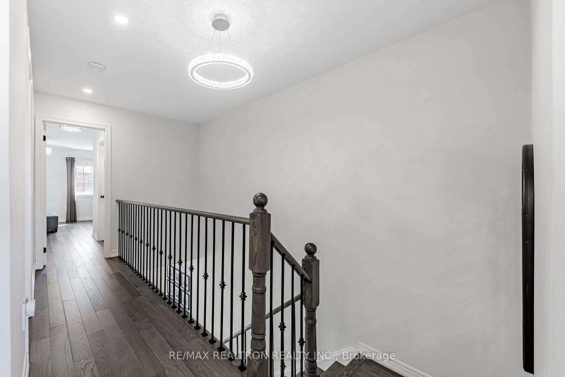 Photo 16 of 17 Sibella Way, Vaughan, Vellore Village — HOMEH