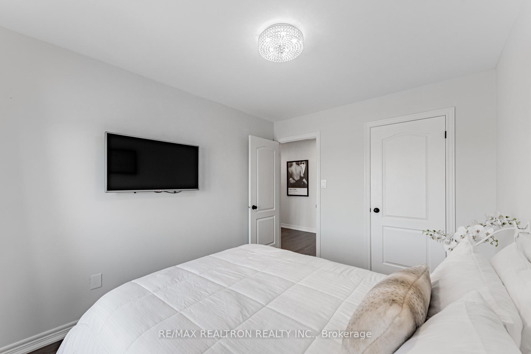 Photo 19 of 17 Sibella Way, Vaughan, Vellore Village — HOMEH