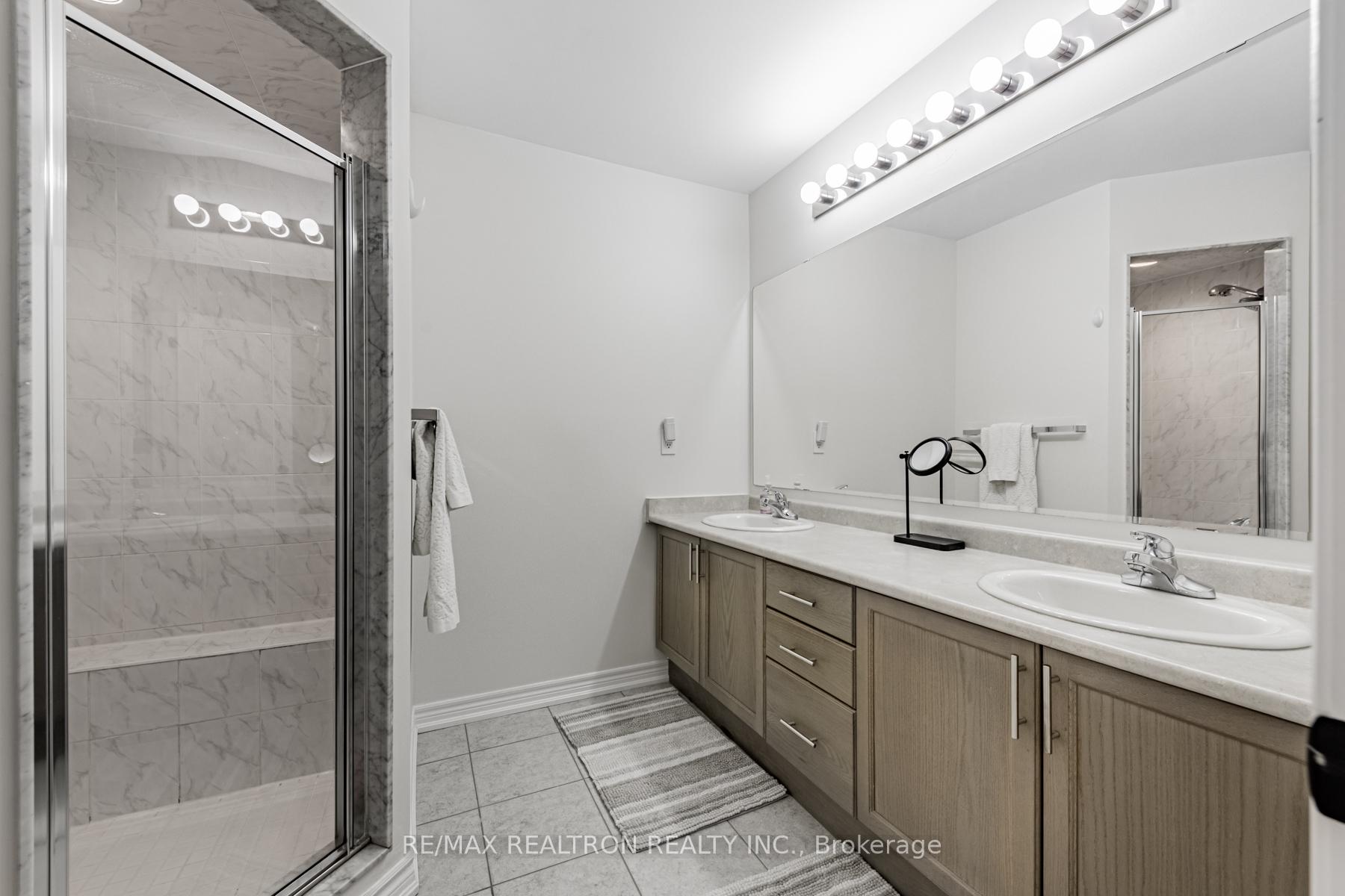 Photo 26 of 17 Sibella Way, Vaughan, Vellore Village — HOMEH