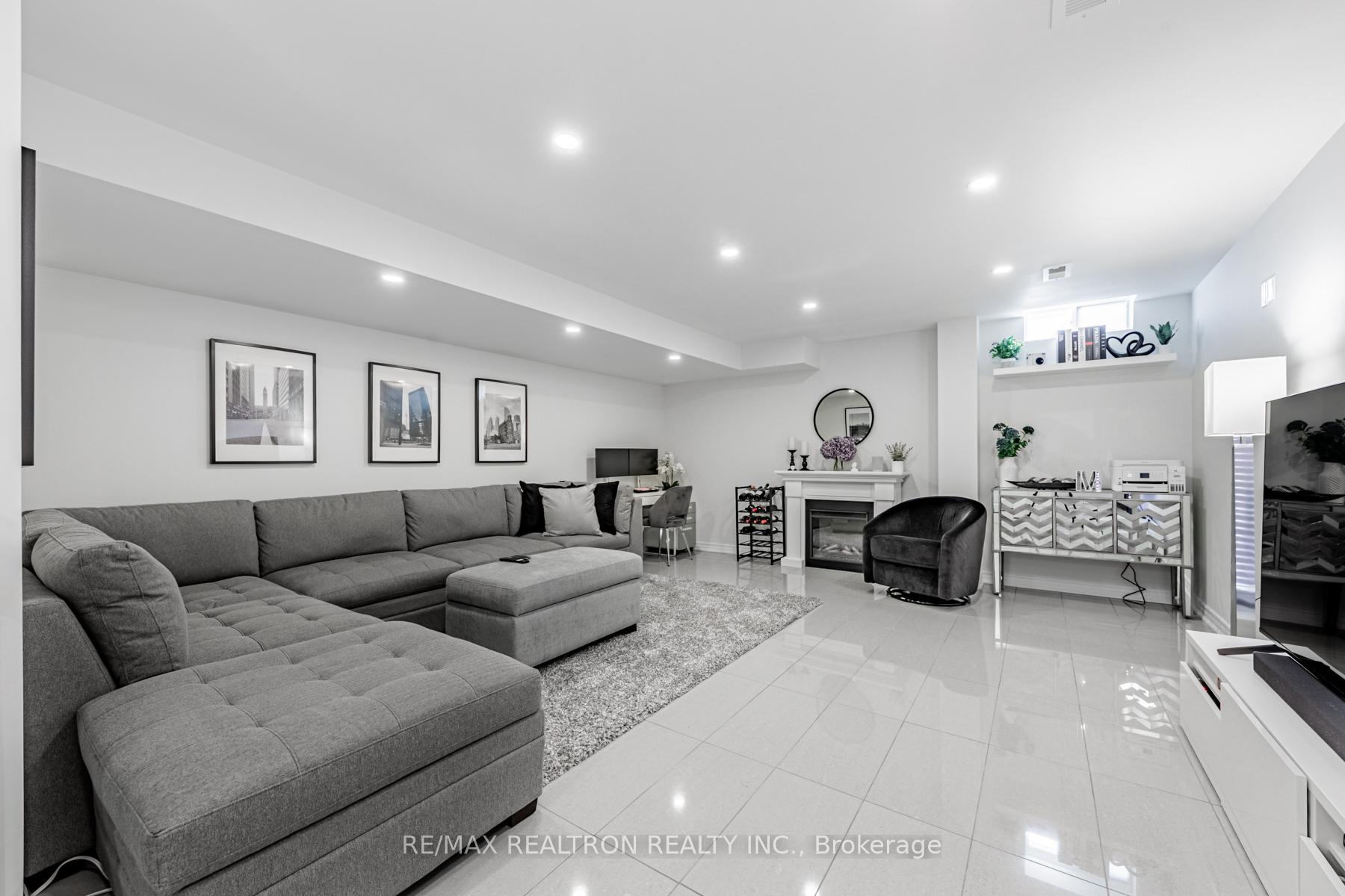 Photo 27 of 17 Sibella Way, Vaughan, Vellore Village — HOMEH