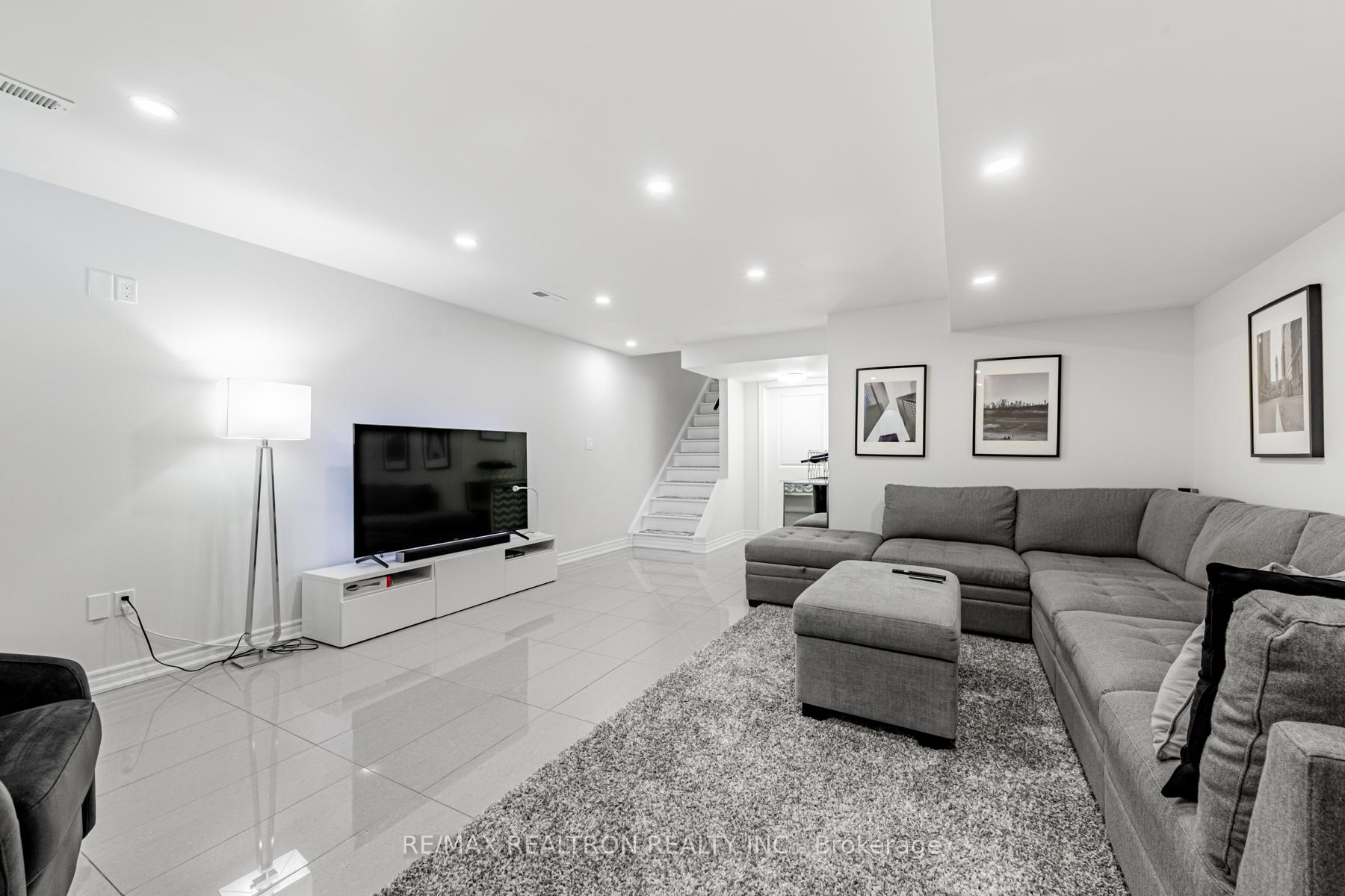 Photo 28 of 17 Sibella Way, Vaughan, Vellore Village — HOMEH