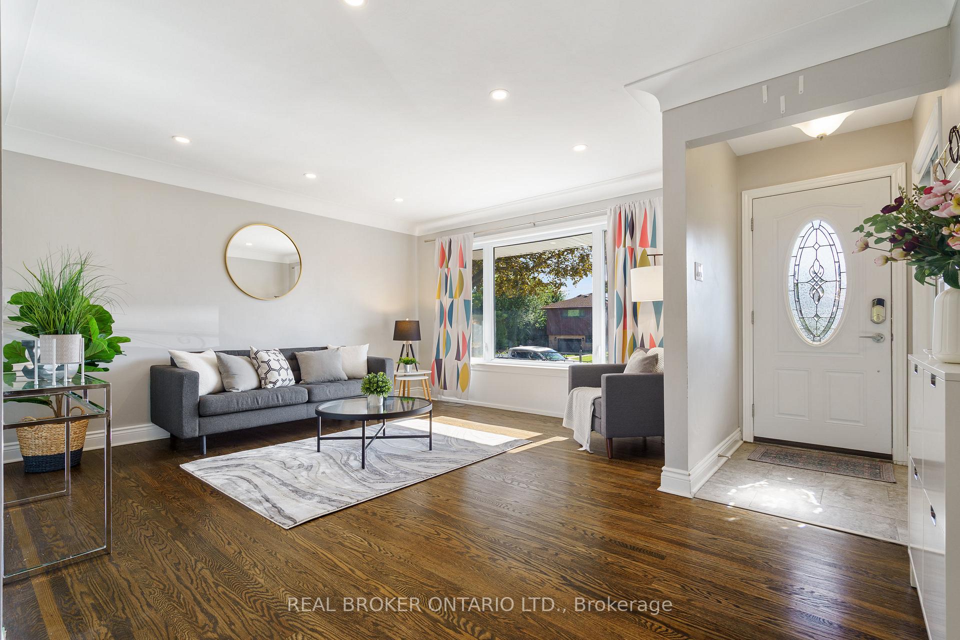 Photo 4 of 109 Organ Crescent, Hamilton, Huntington — HOMEH