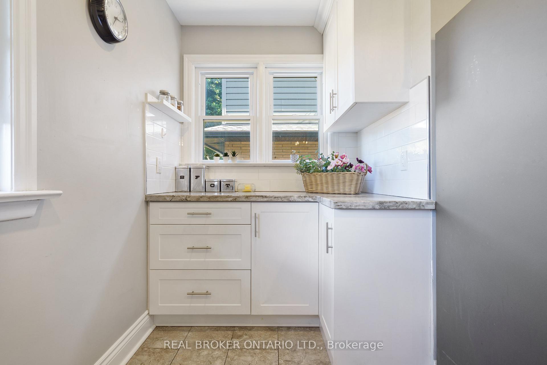Photo 16 of 109 Organ Crescent, Hamilton, Huntington — HOMEH