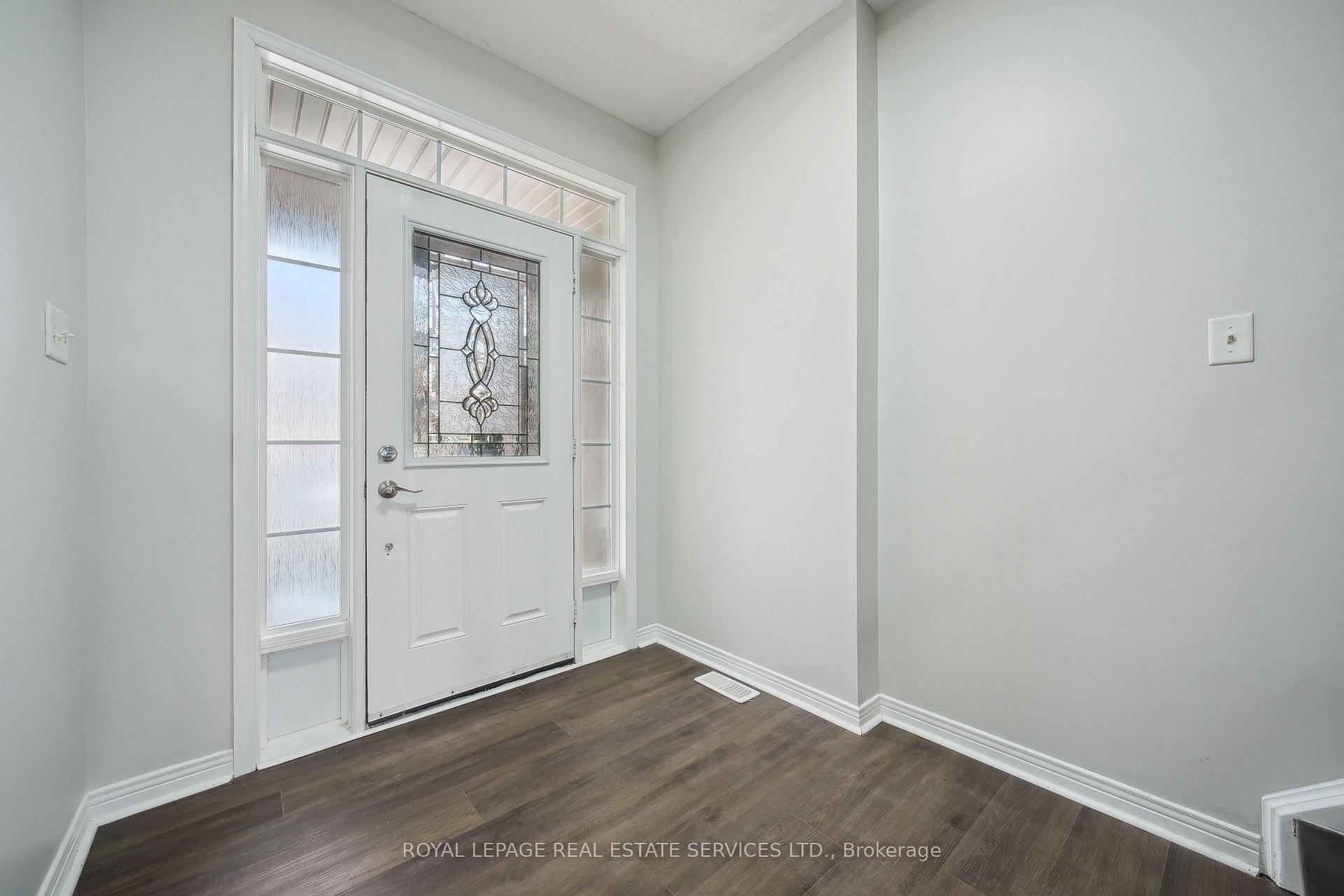 Photo 4 of 4144 Rawlins Common, Burlington, Rose — HOMEH