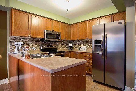 Photo 2 of 47 Hollingsworth Circle, Brampton, Fletcher's Meadow — HOMEH