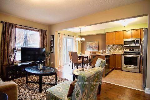 Photo 3 of 47 Hollingsworth Circle, Brampton, Fletcher's Meadow — HOMEH