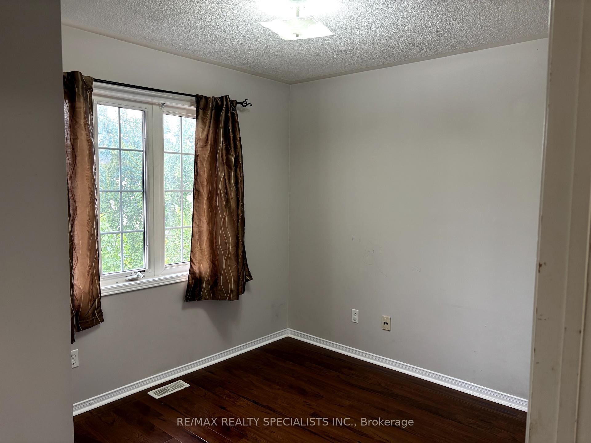 Photo 13 of 47 Hollingsworth Circle, Brampton, Fletcher's Meadow — HOMEH