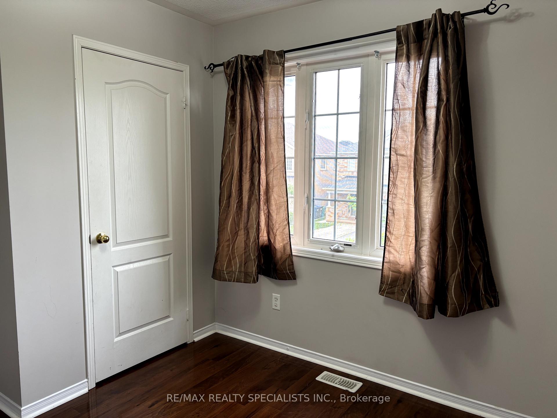 Photo 15 of 47 Hollingsworth Circle, Brampton, Fletcher's Meadow — HOMEH