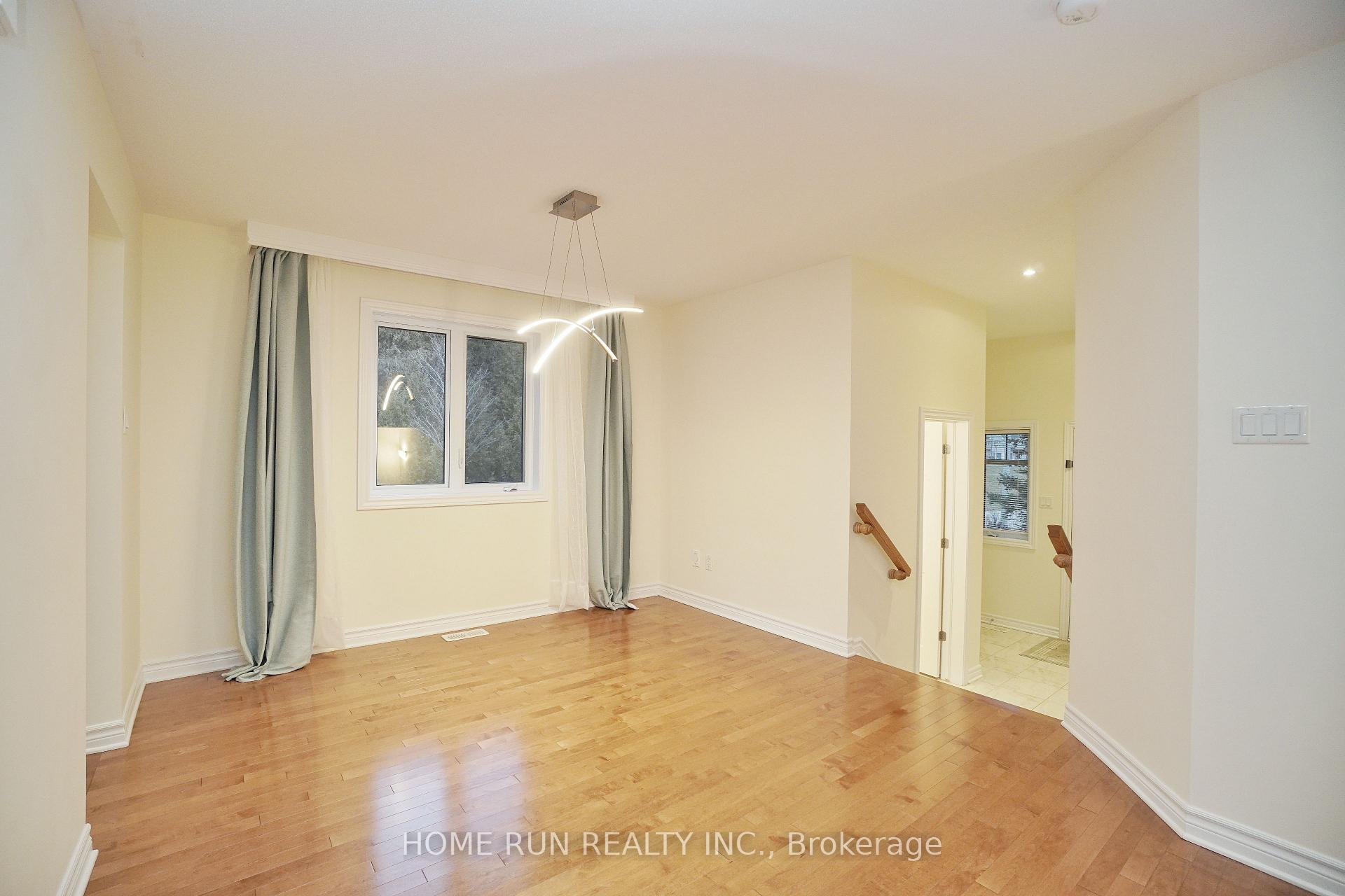 Photo 4 of 342 Tourmaline Crescent, Ottawa, Barrhaven - Strandherd — HOMEH