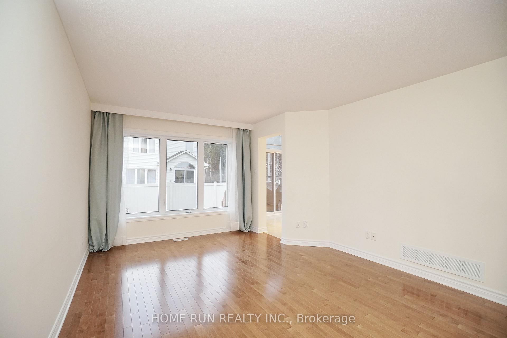 Photo 7 of 342 Tourmaline Crescent, Ottawa, Barrhaven - Strandherd — HOMEH