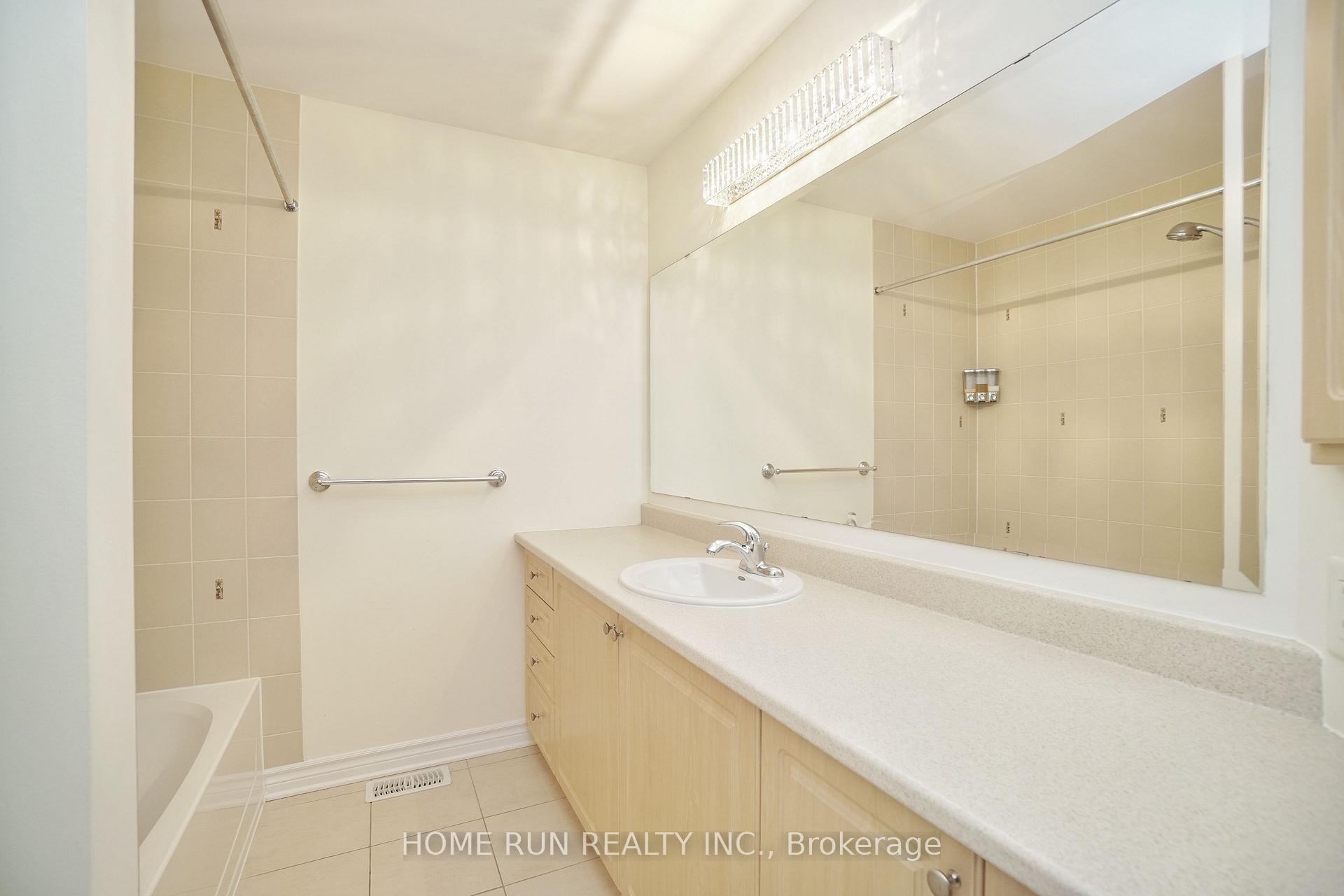Photo 20 of 342 Tourmaline Crescent, Ottawa, Barrhaven - Strandherd — HOMEH