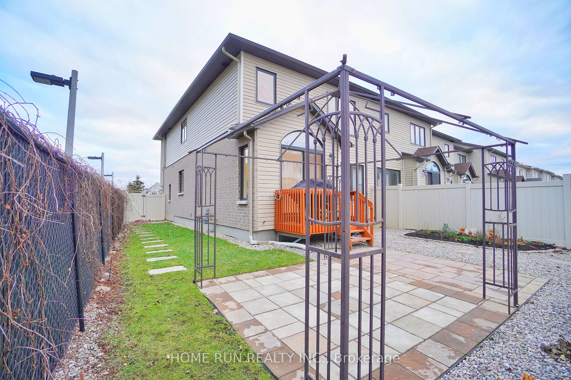 Photo 24 of 342 Tourmaline Crescent, Ottawa, Barrhaven - Strandherd — HOMEH