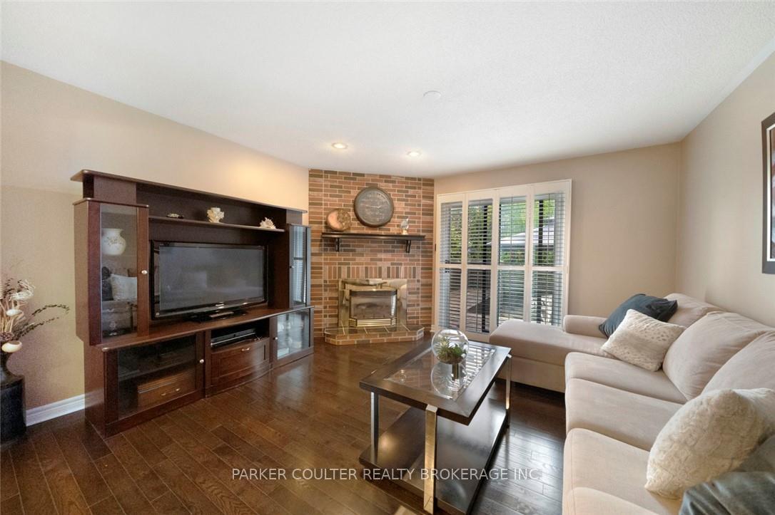 Photo 17 of 56 Bishop Drive, Barrie, Ardagh — HOMEH