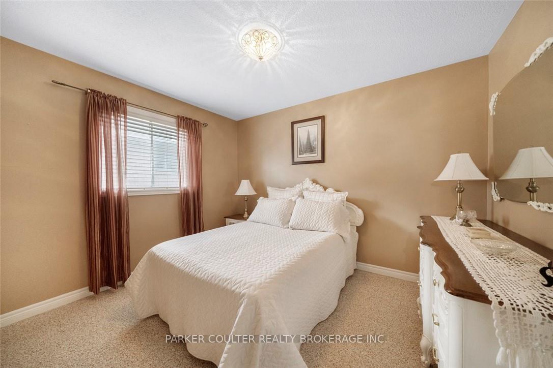 Photo 23 of 56 Bishop Drive, Barrie, Ardagh — HOMEH