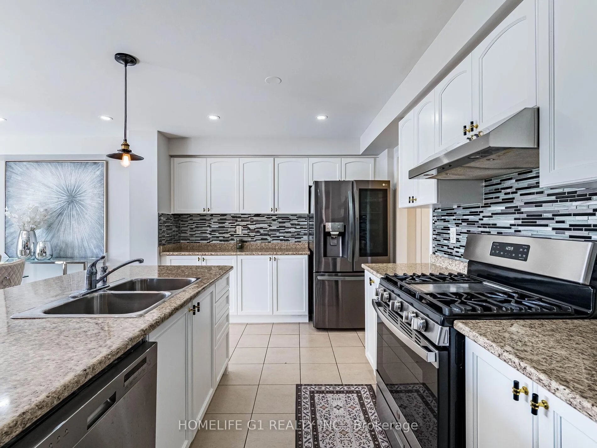 Photo 13 of 8 Locomotive Crescent, Brampton, Northwest Brampton — HOMEH