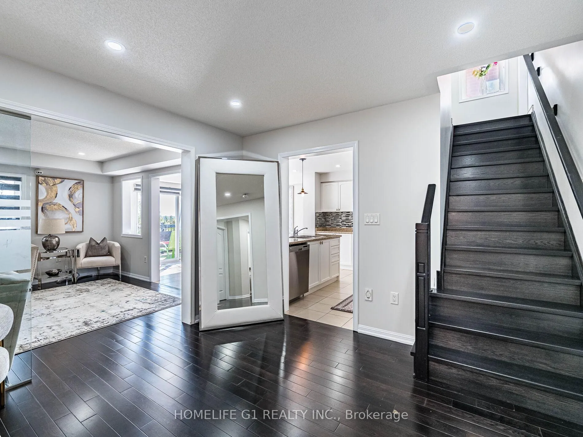 Photo 15 of 8 Locomotive Crescent, Brampton, Northwest Brampton — HOMEH