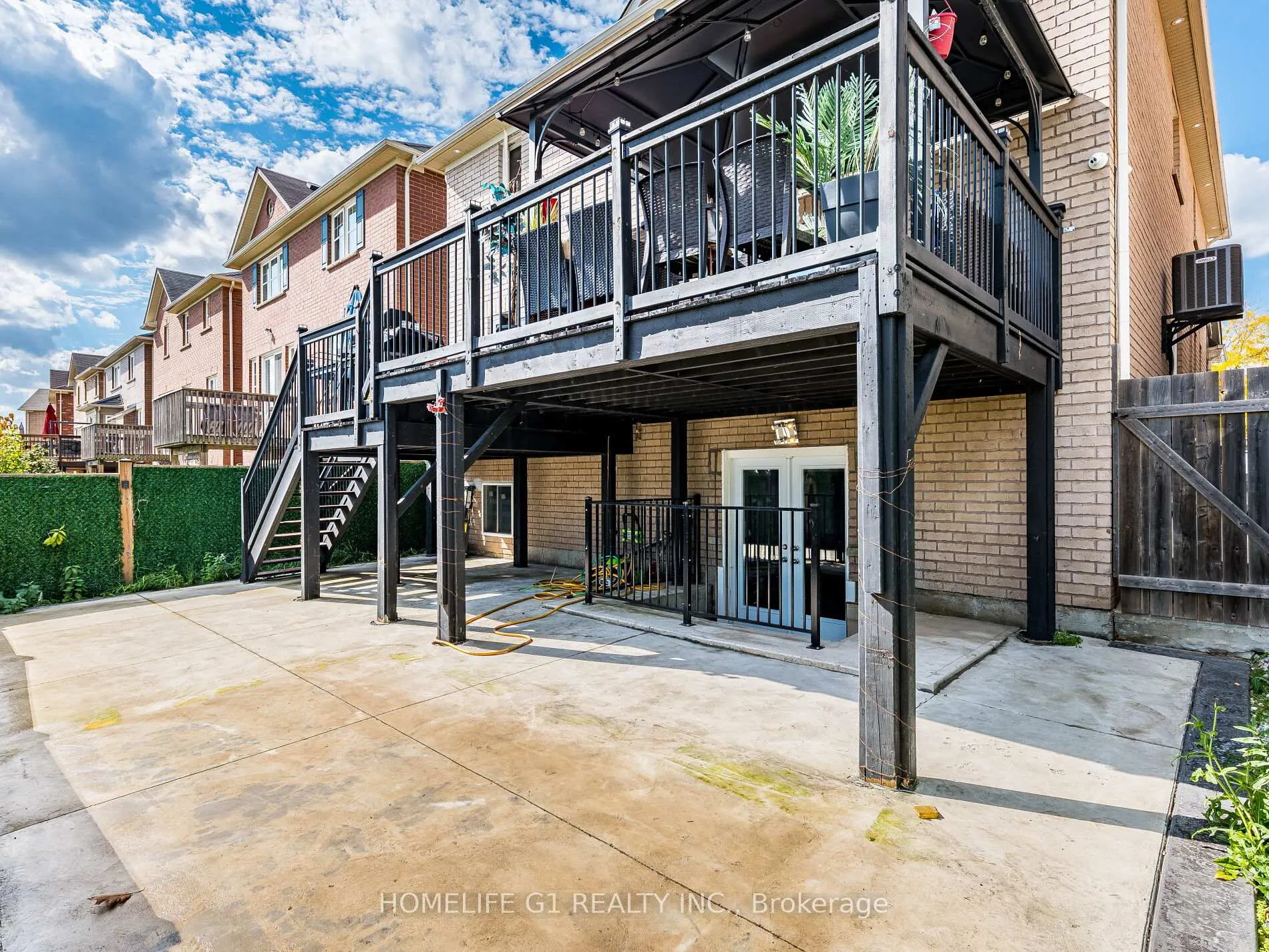 Photo 40 of 8 Locomotive Crescent, Brampton, Northwest Brampton — HOMEH