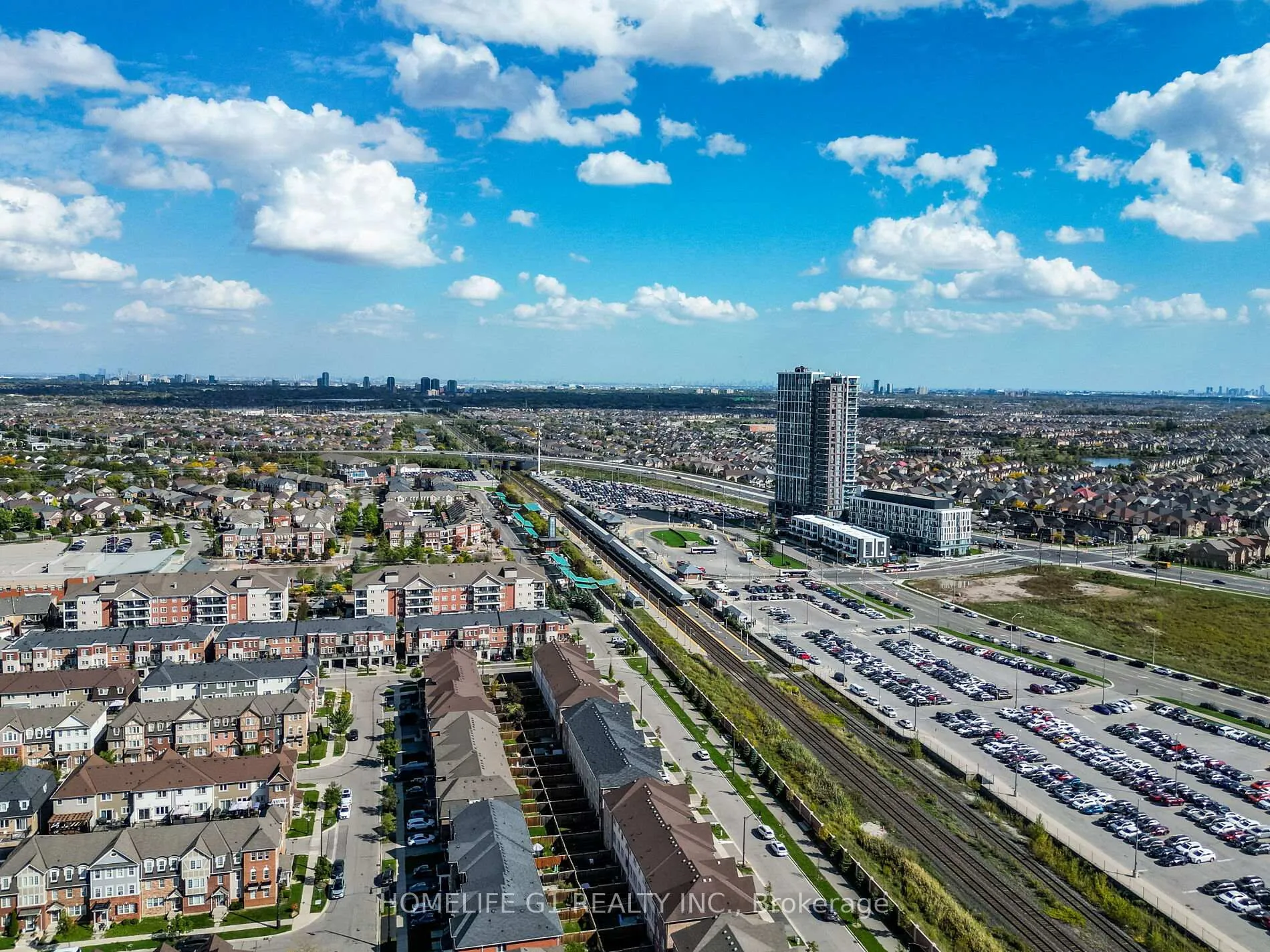 Photo 45 of 8 Locomotive Crescent, Brampton, Northwest Brampton — HOMEH