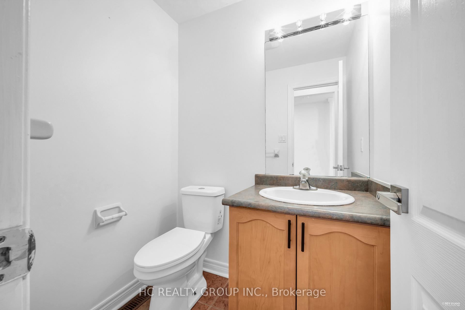 Photo 6 of 27 Valemount Way, Aurora, Bayview Wellington — HOMEH
