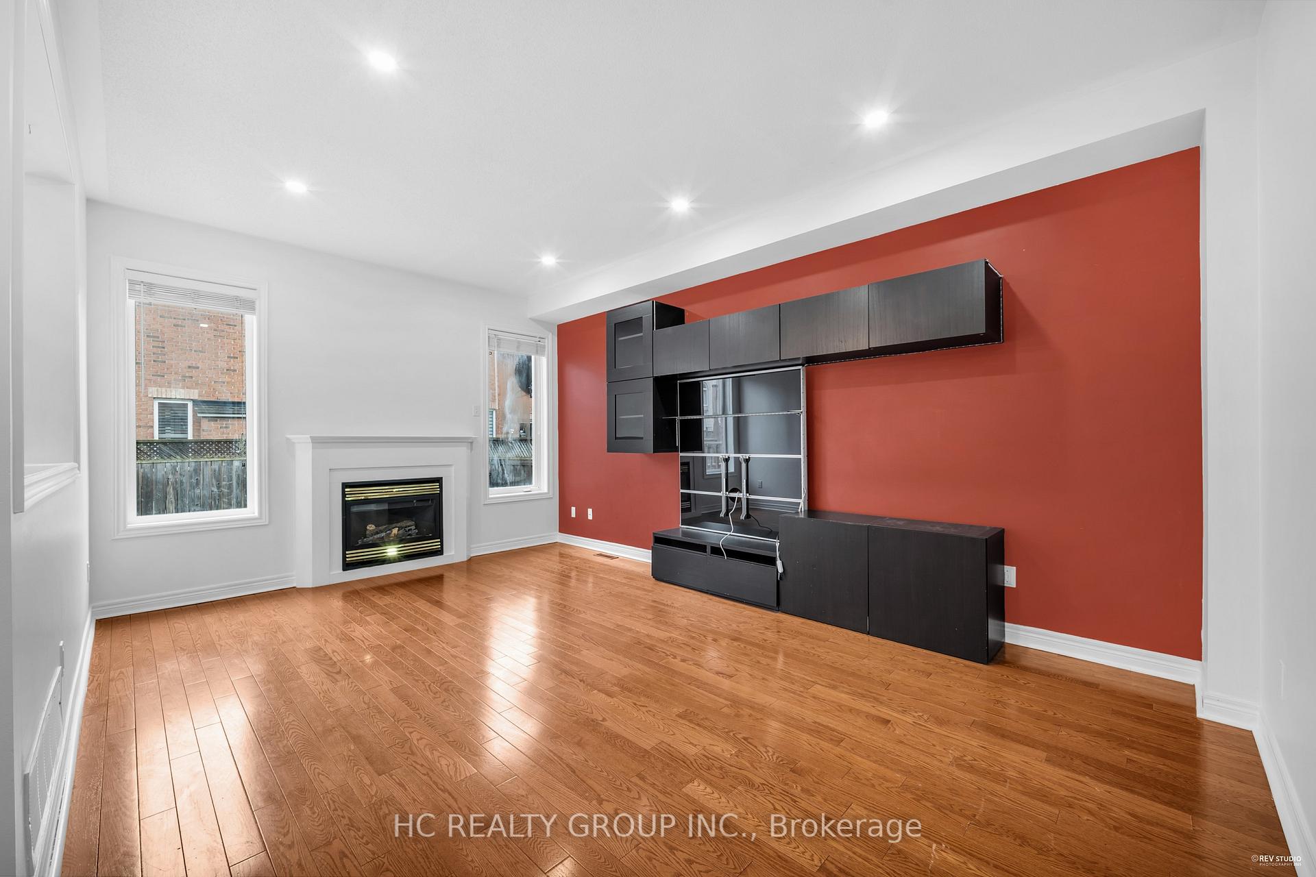 Photo 10 of 27 Valemount Way, Aurora, Bayview Wellington — HOMEH