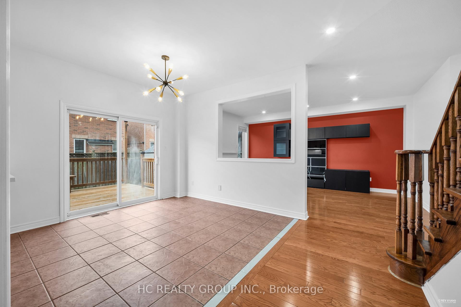 Photo 11 of 27 Valemount Way, Aurora, Bayview Wellington — HOMEH