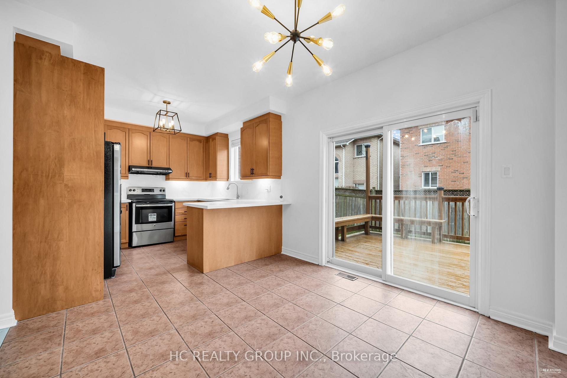 Photo 14 of 27 Valemount Way, Aurora, Bayview Wellington — HOMEH
