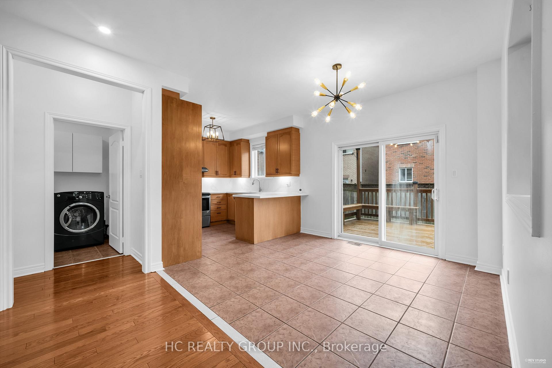 Photo 20 of 27 Valemount Way, Aurora, Bayview Wellington — HOMEH