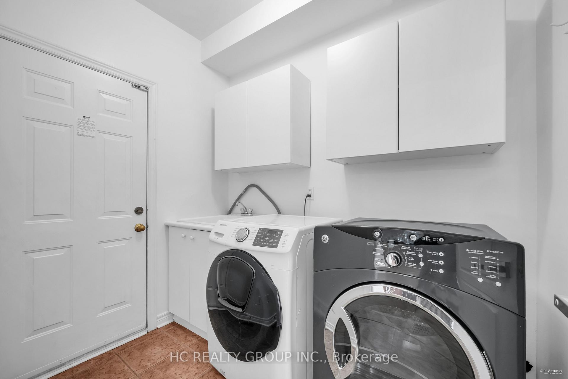 Photo 18 of 27 Valemount Way, Aurora, Bayview Wellington — HOMEH