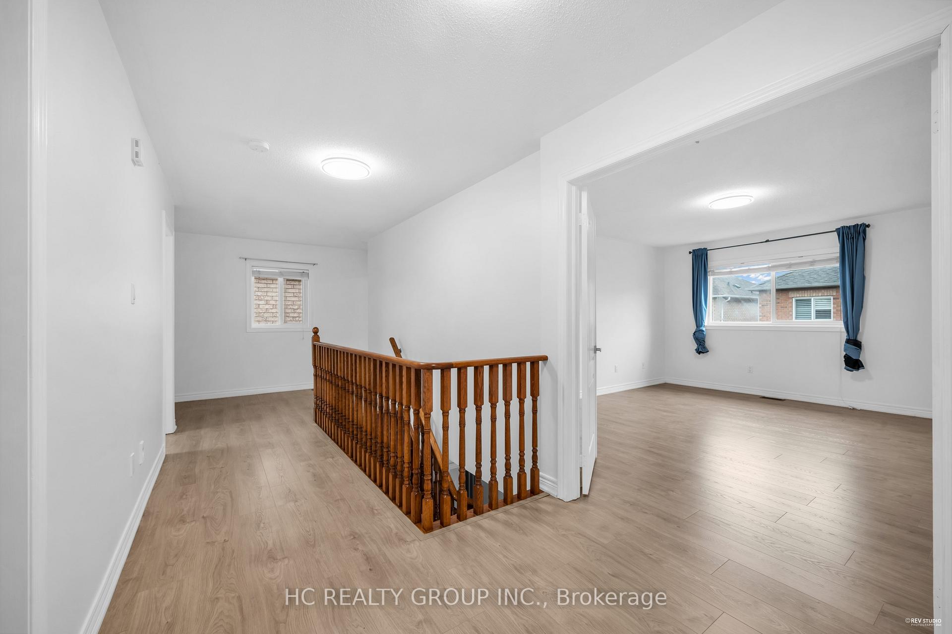 Photo 23 of 27 Valemount Way, Aurora, Bayview Wellington — HOMEH