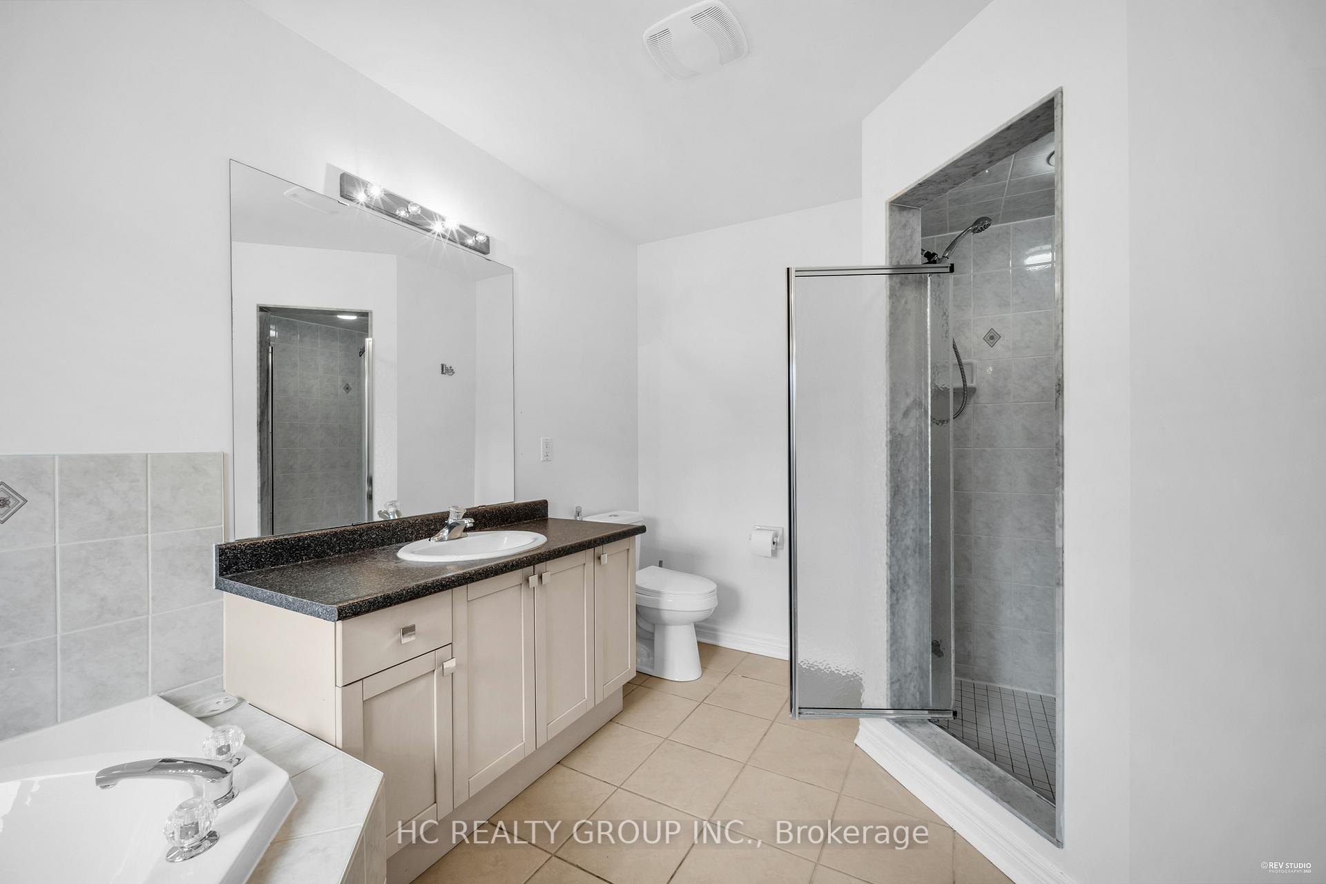 Photo 29 of 27 Valemount Way, Aurora, Bayview Wellington — HOMEH