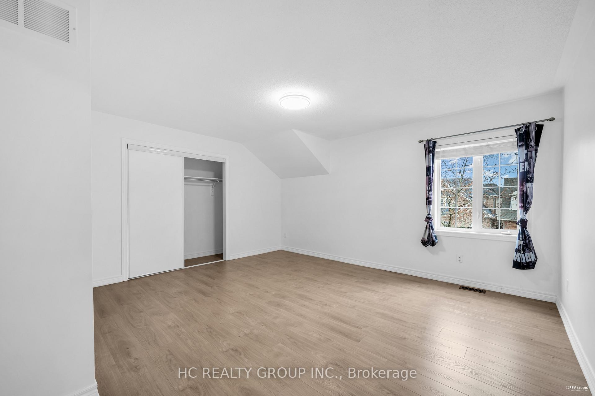 Photo 31 of 27 Valemount Way, Aurora, Bayview Wellington — HOMEH