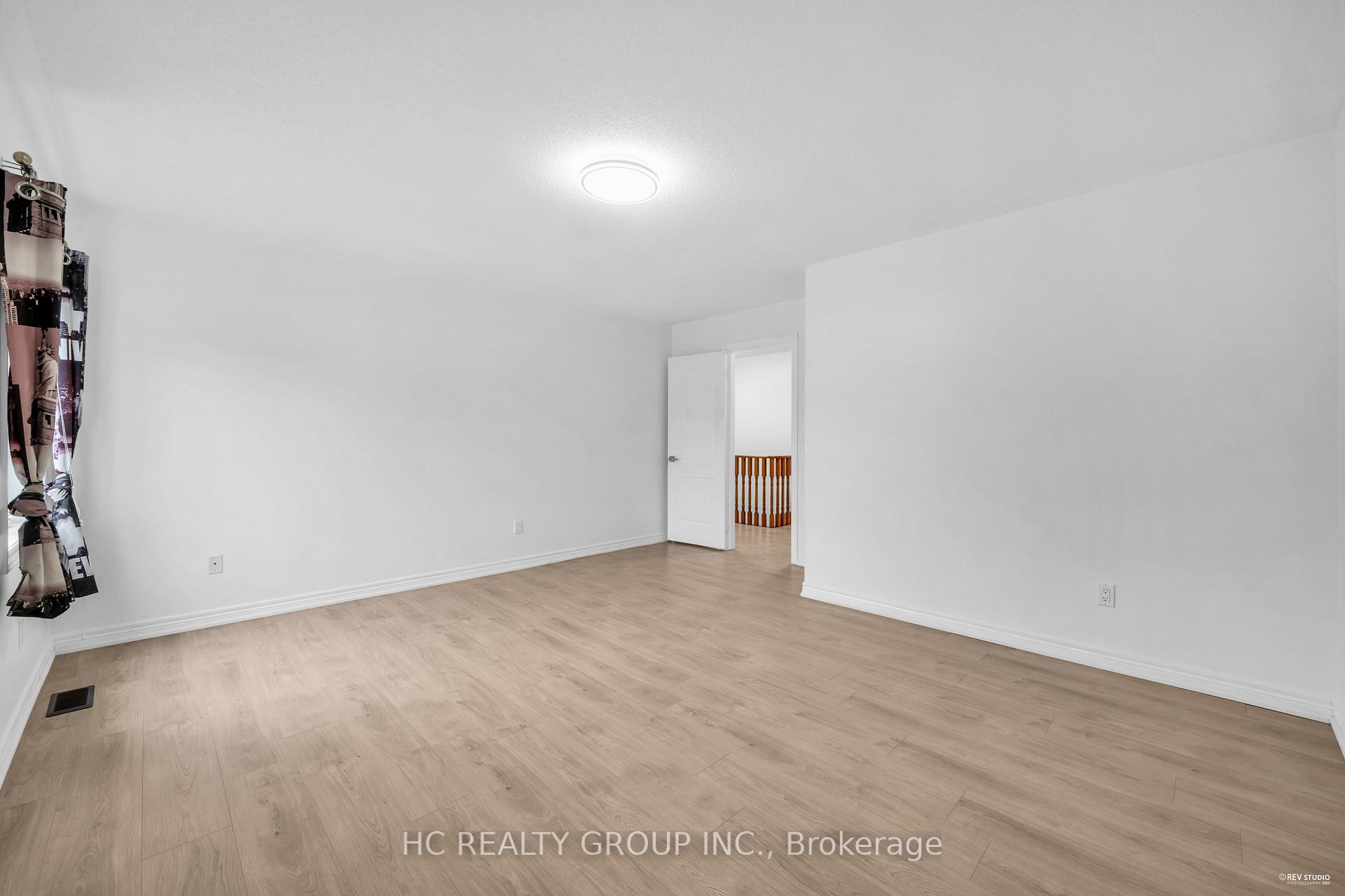 Photo 32 of 27 Valemount Way, Aurora, Bayview Wellington — HOMEH