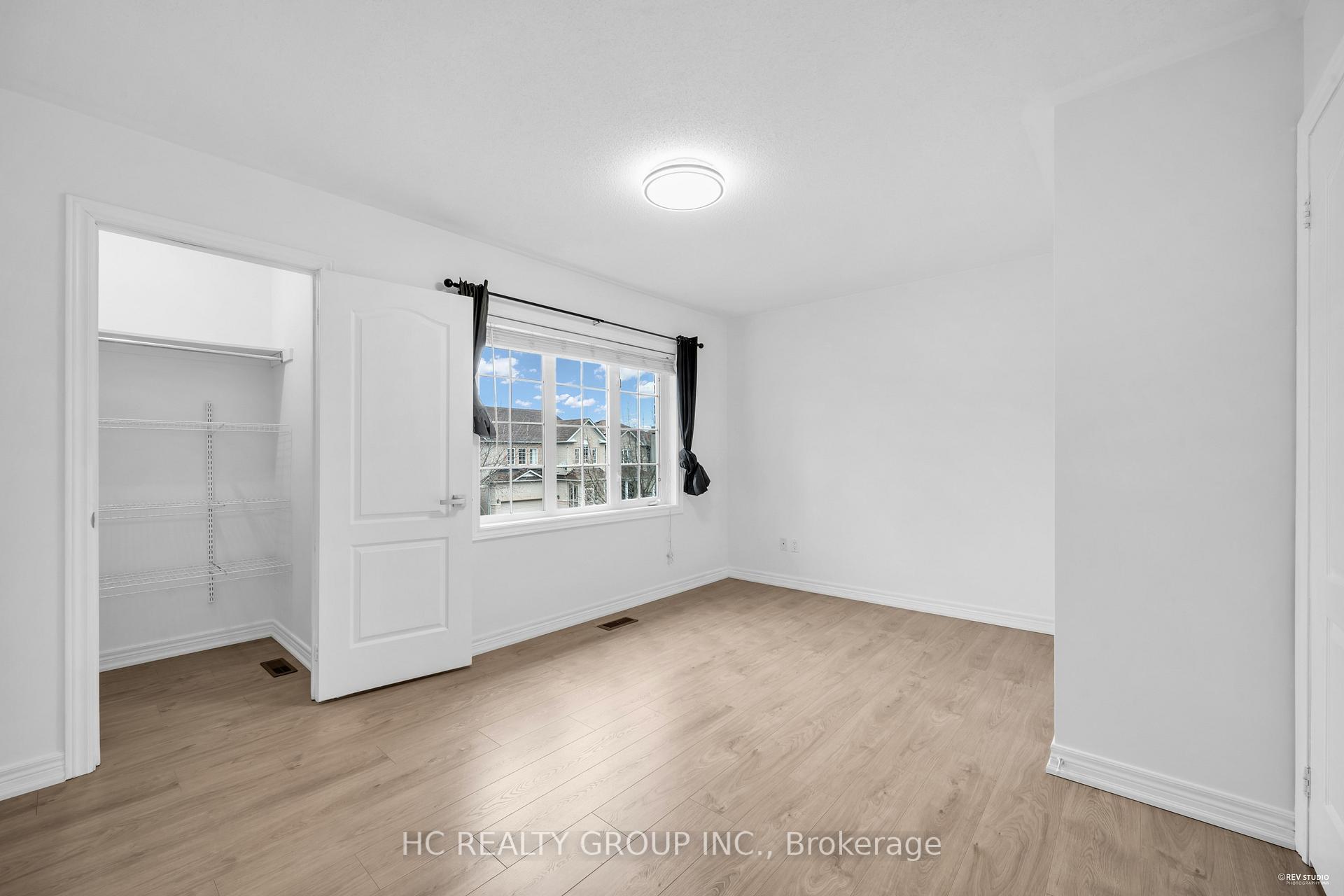 Photo 33 of 27 Valemount Way, Aurora, Bayview Wellington — HOMEH