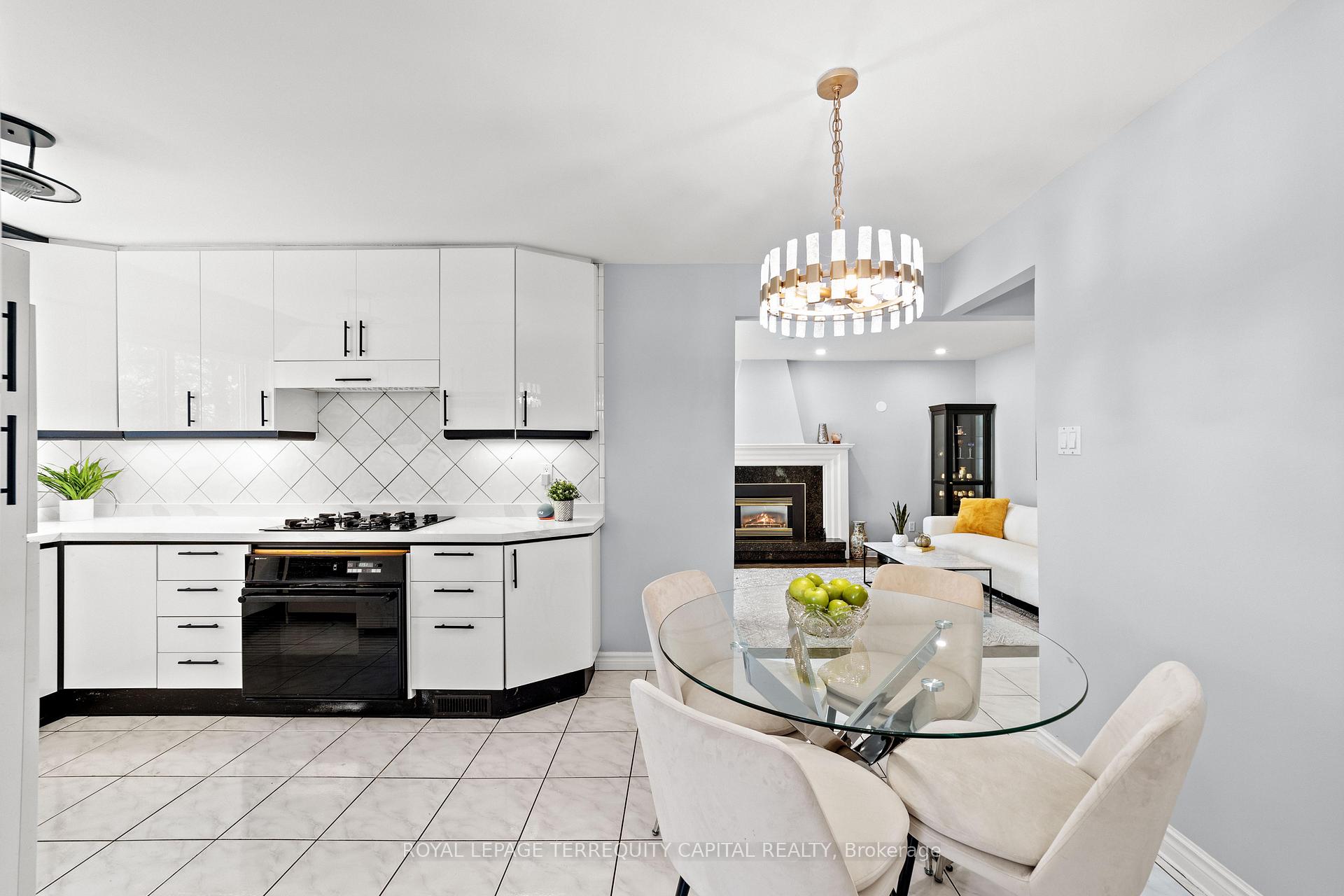 Photo 12 of 9 Torino Place, Vaughan, Glen Shields — HOMEH