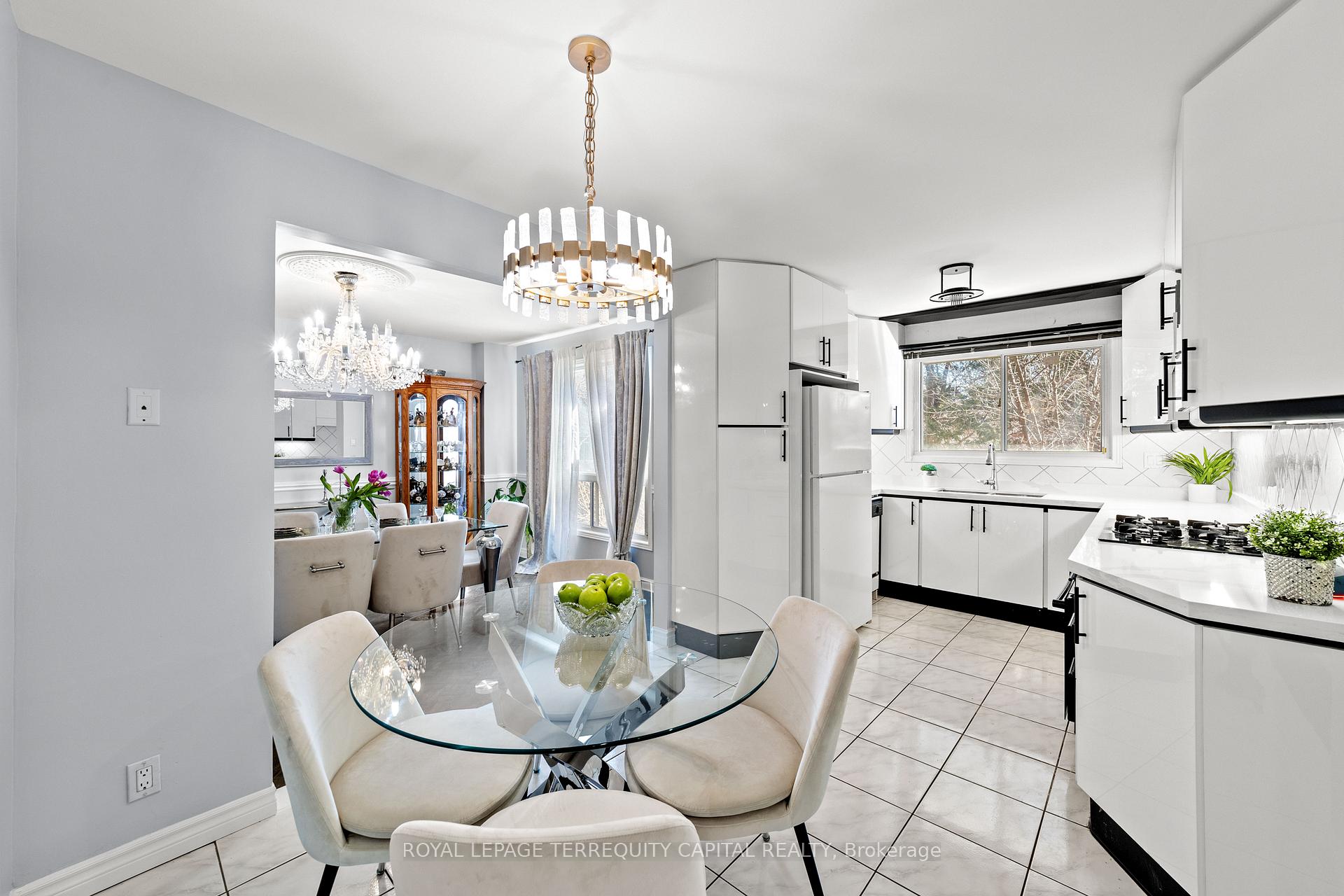 Photo 13 of 9 Torino Place, Vaughan, Glen Shields — HOMEH