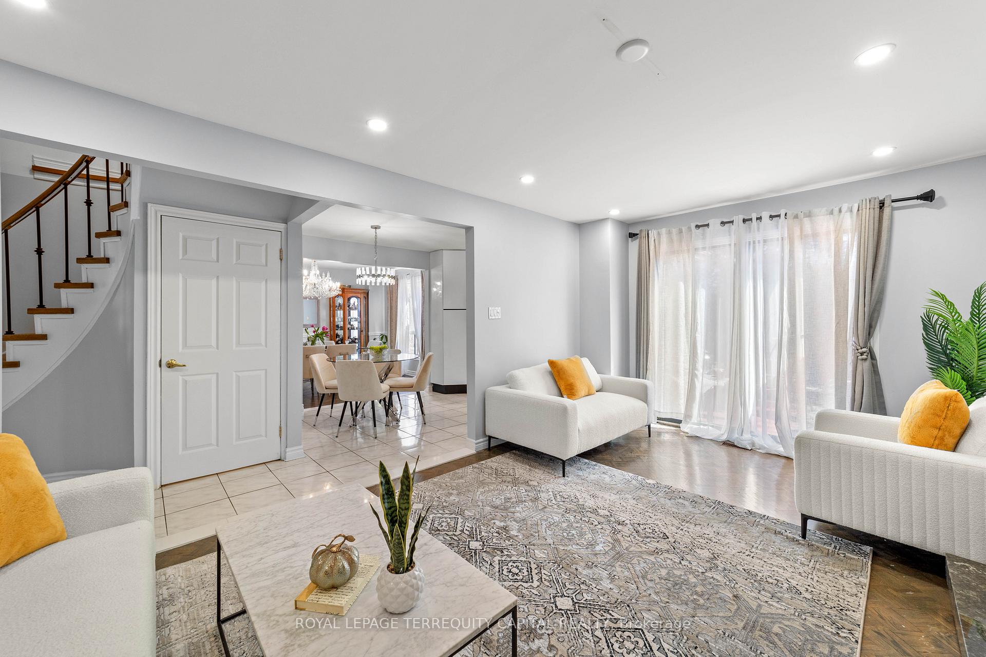 Photo 19 of 9 Torino Place, Vaughan, Glen Shields — HOMEH