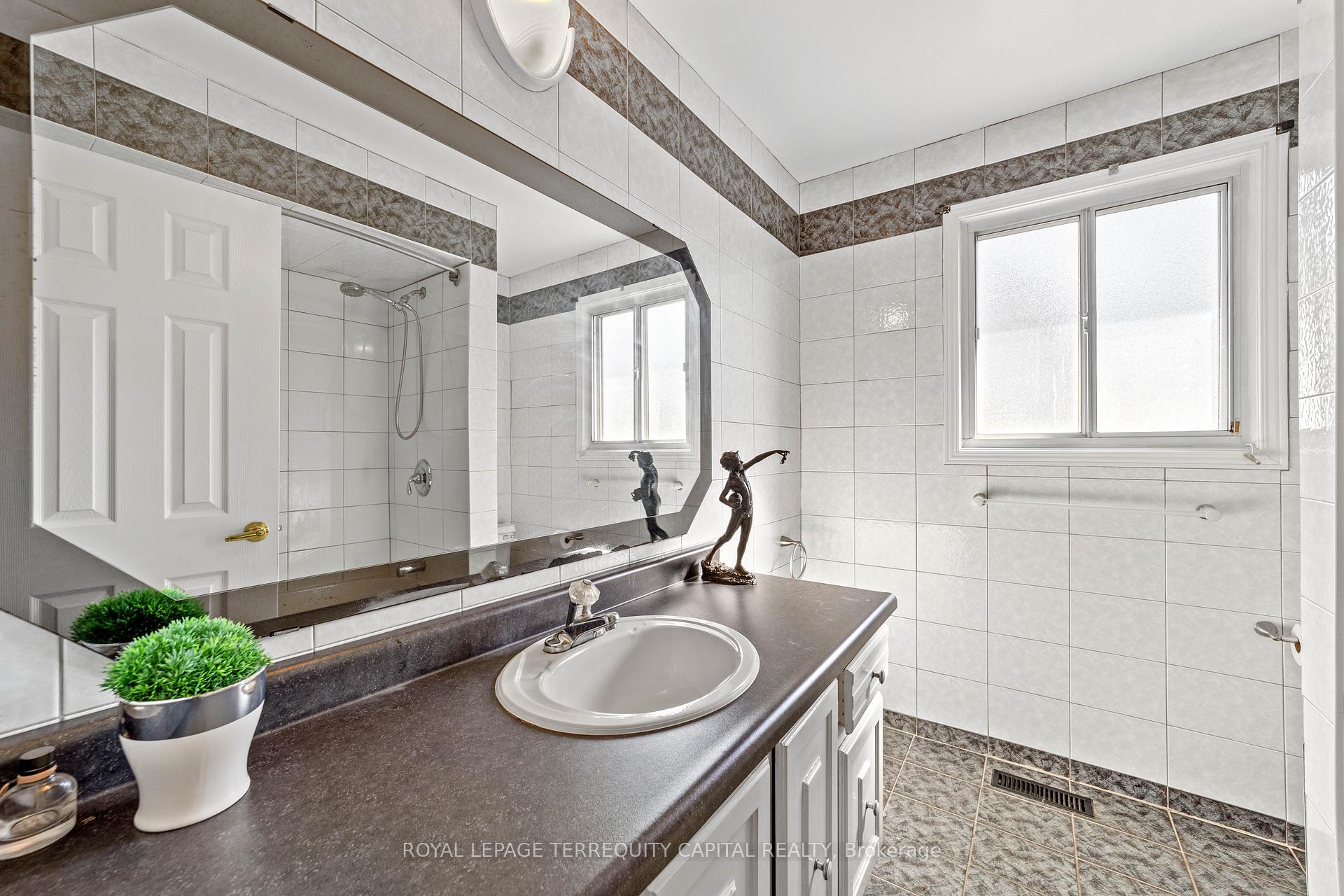 Photo 26 of 9 Torino Place, Vaughan, Glen Shields — HOMEH