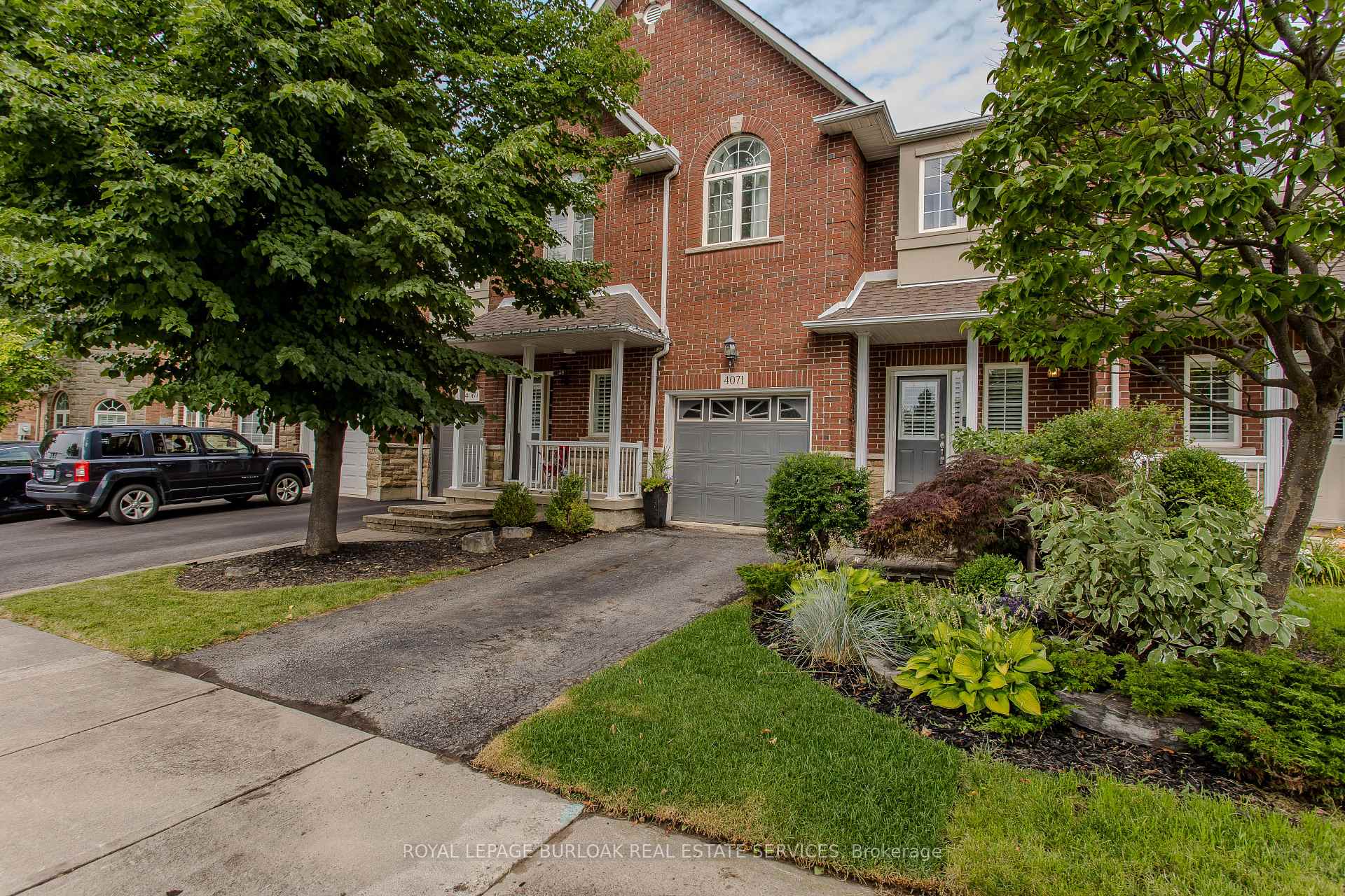 Photo 3 of 4071 Kilmer Drive, Burlington, Tansley — HOMEH