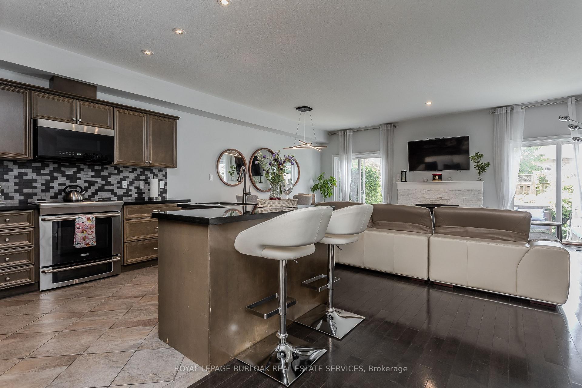 Photo 13 of 4071 Kilmer Drive, Burlington, Tansley — HOMEH