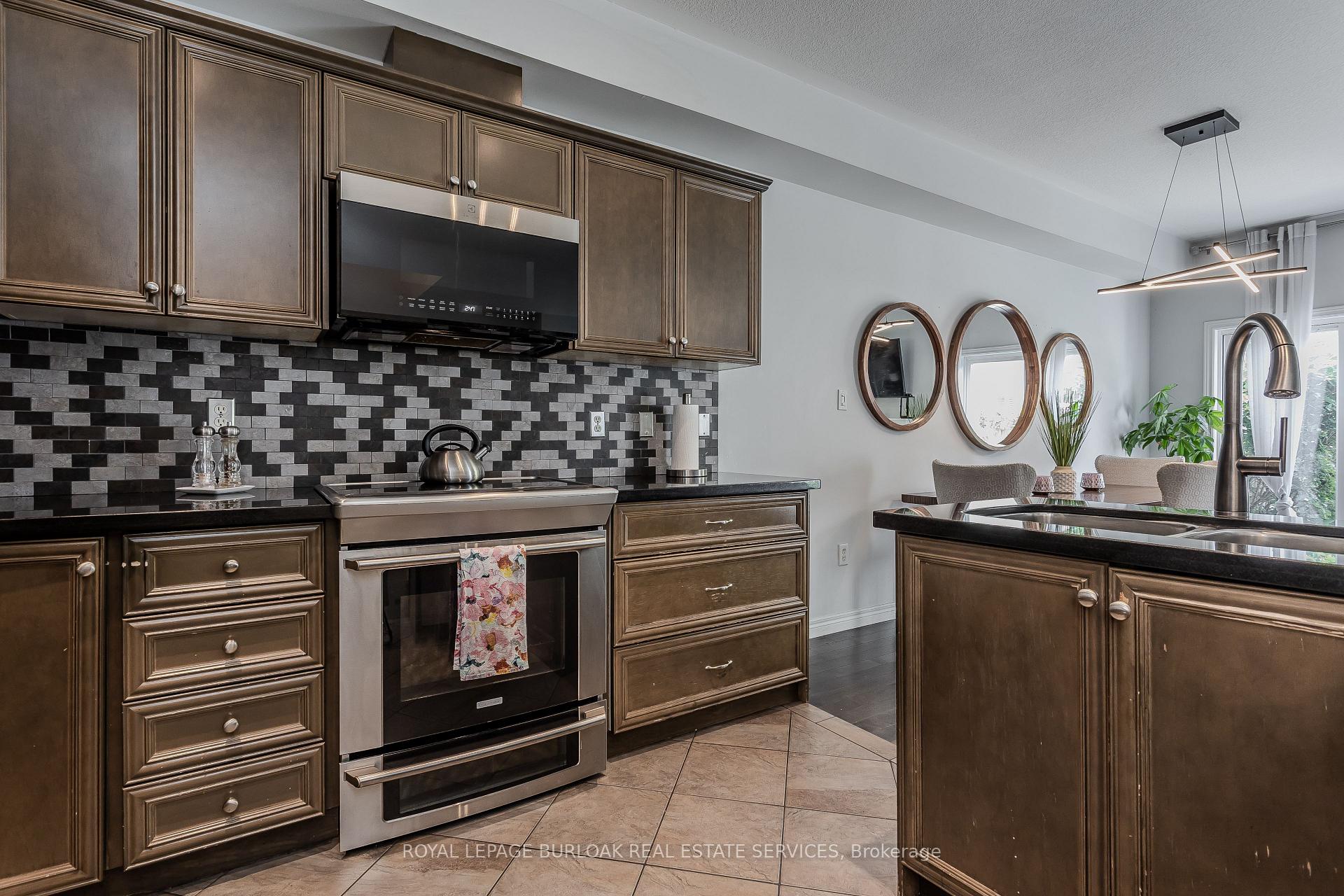 Photo 17 of 4071 Kilmer Drive, Burlington, Tansley — HOMEH